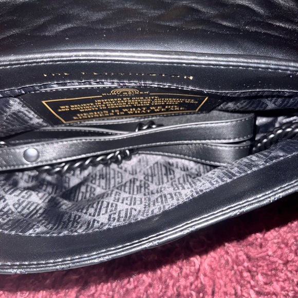 Elegant Black Quilted Clutch - Picture 7 of 8